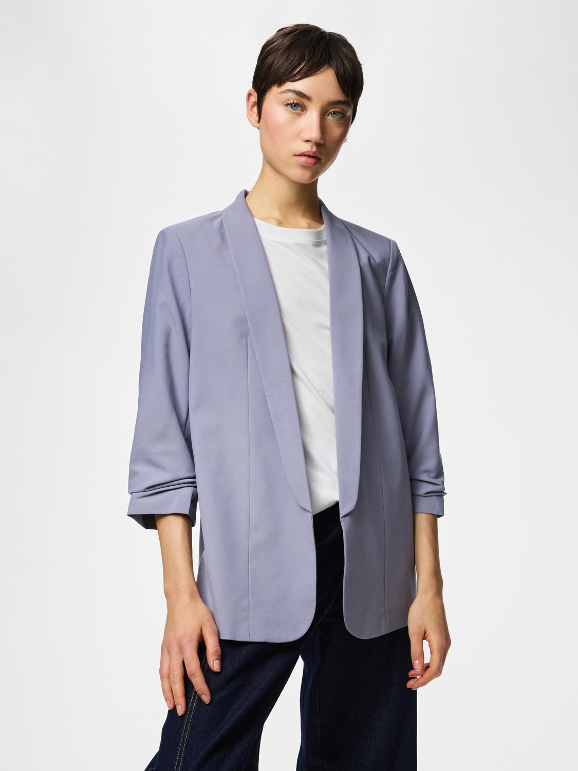 model_shot-front